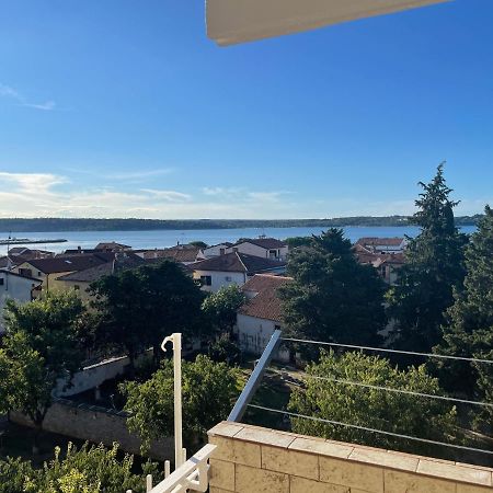 App Robi Leilighet Novigrad Istria Eksteriør bilde
